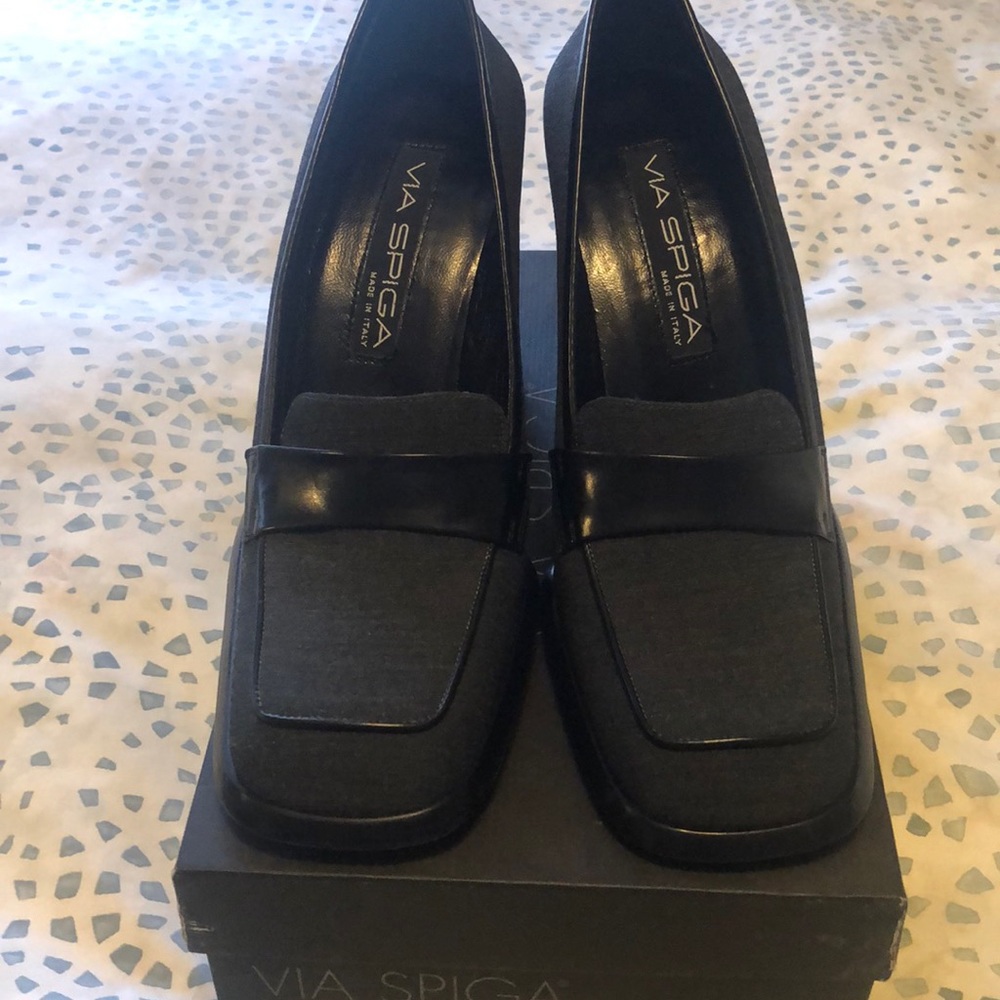 Via Spiga Totem. Size 8.  Grey/Black